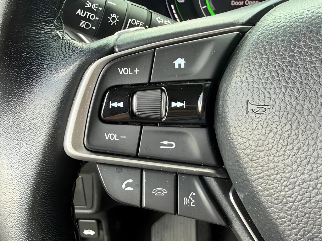 2022 Honda Accord Hybrid Touring - Photo 16