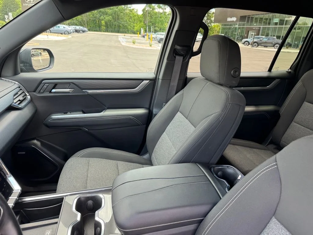 Used 2025 Black GMC Elevation image 10