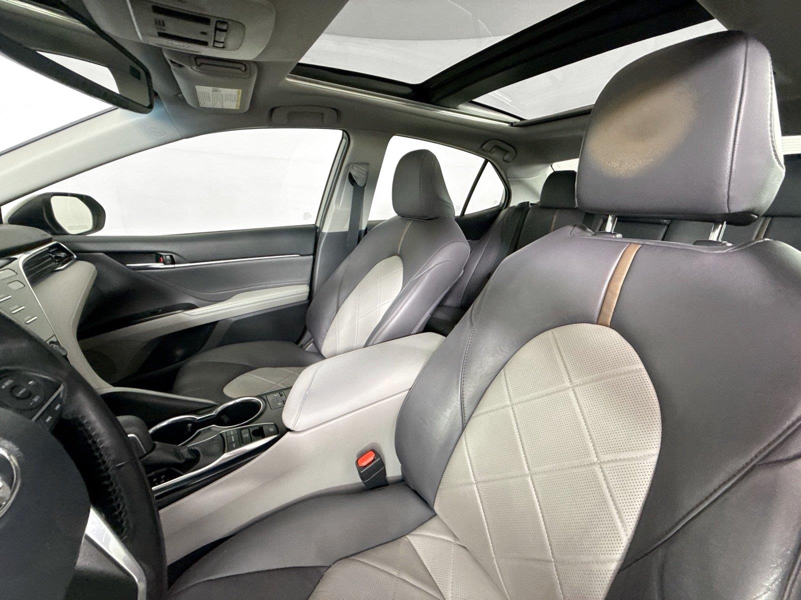 Used 2018 Predawn Gray Mica Toyota XLE image 3