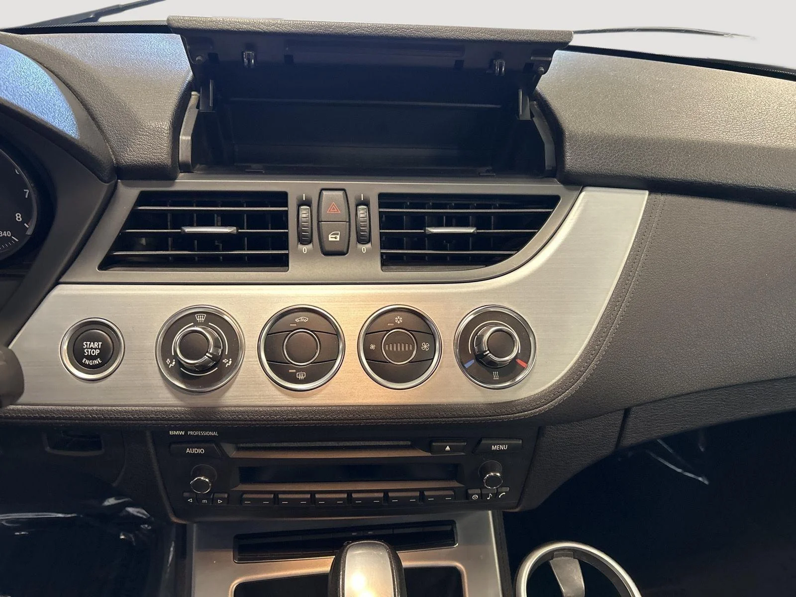 Used 2011 Alpine White BMW sDrive30i image 15