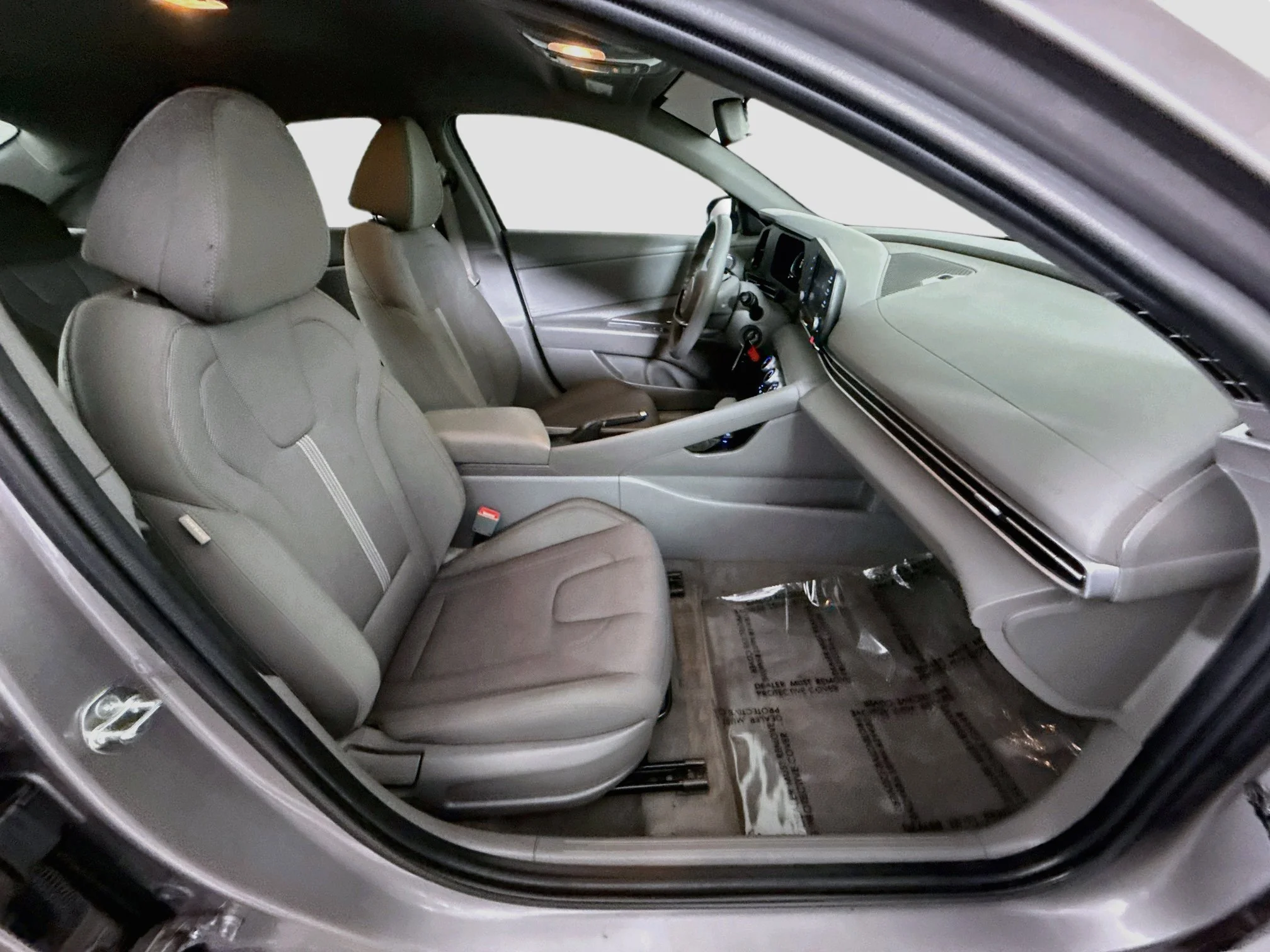 Used 2024 Fluid Metal Hyundai SE image 24