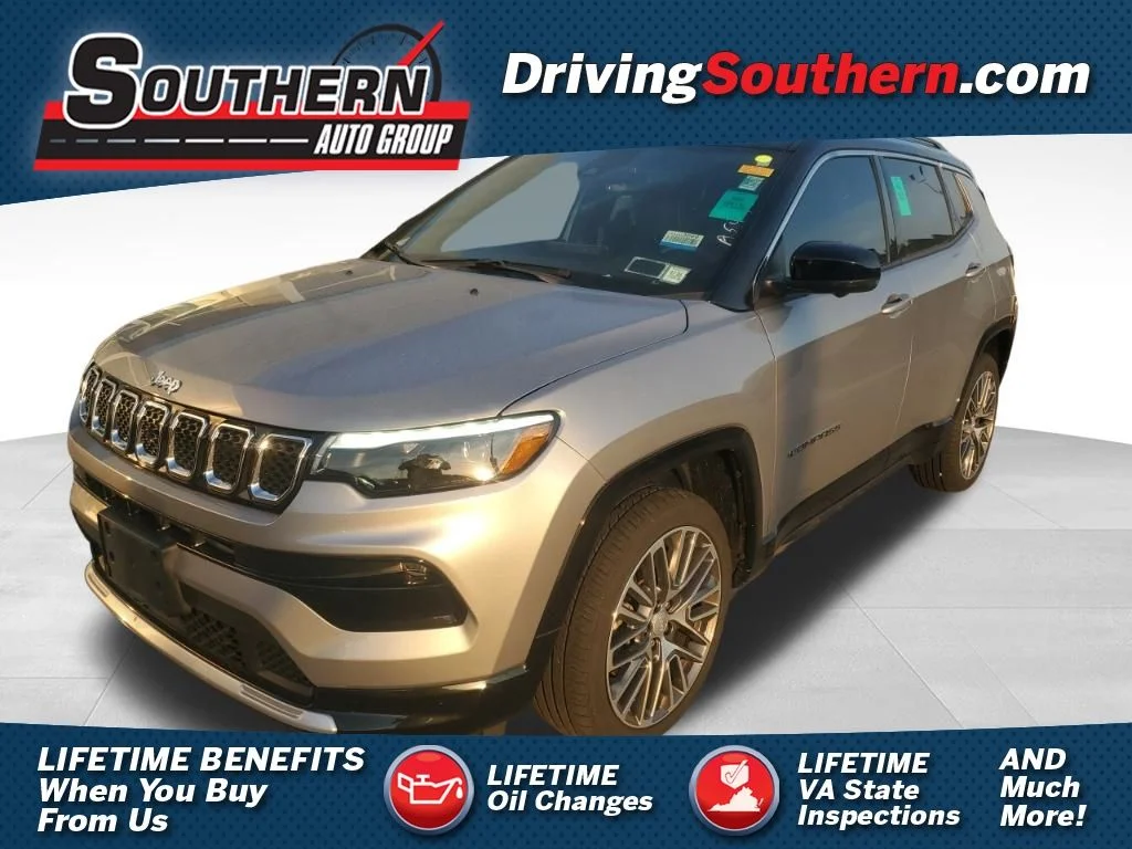 Used 2023 Silver Jeep Limited image 1