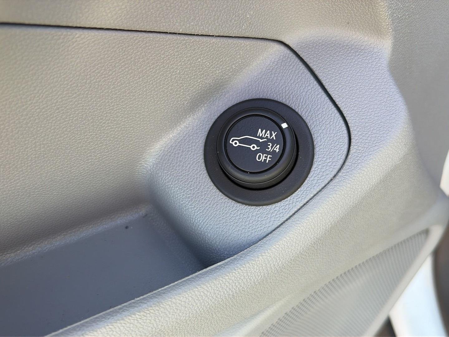 Used 2023  Gmc  image 8
