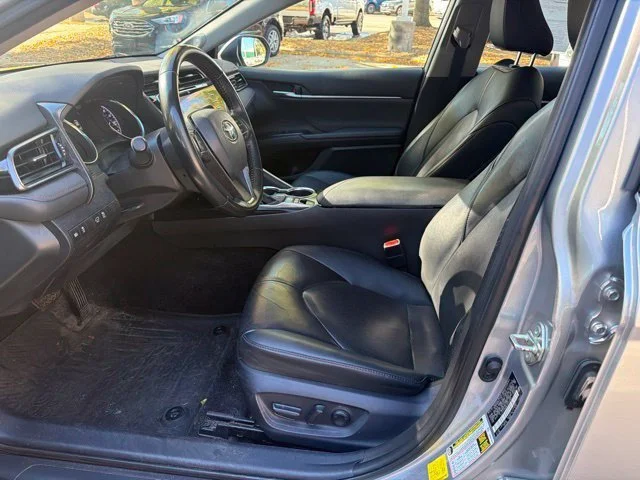 Used 2020 Blue Toyota Hybrid XLE image 15