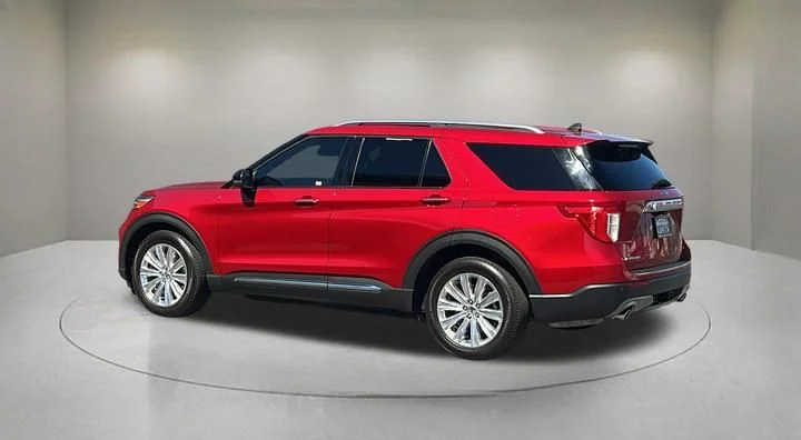 Used 2021 Rapid Red Metallic Tinted Clearcoat Ford Limited image 4