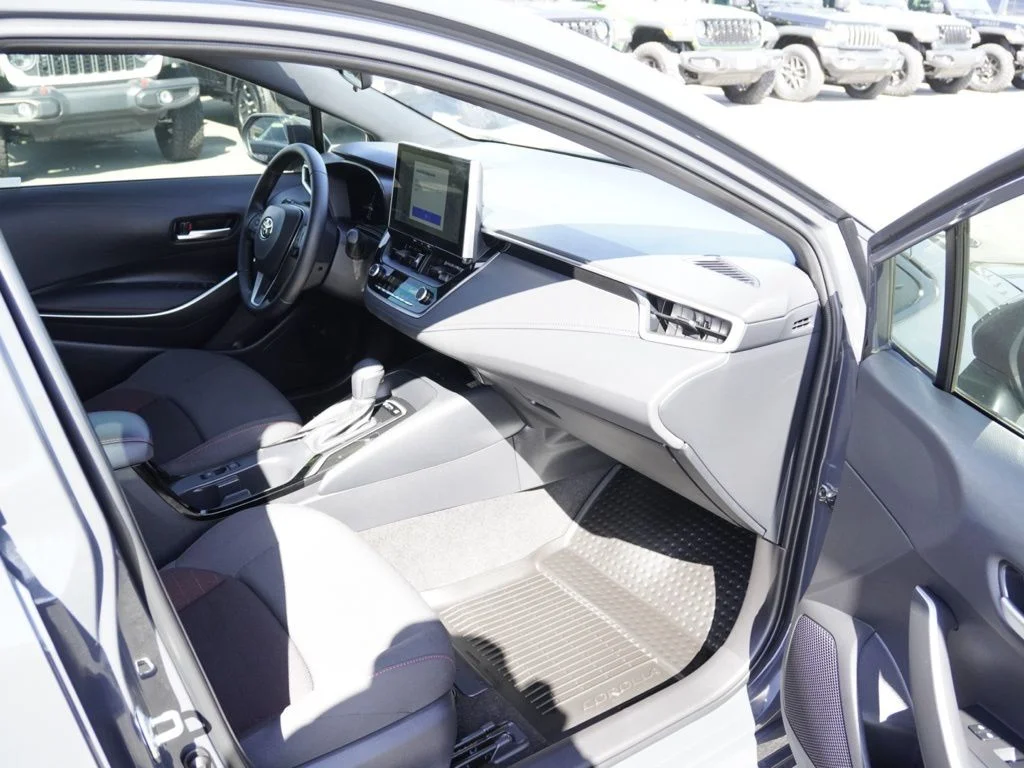 2025 Toyota Corolla SE - Photo 21