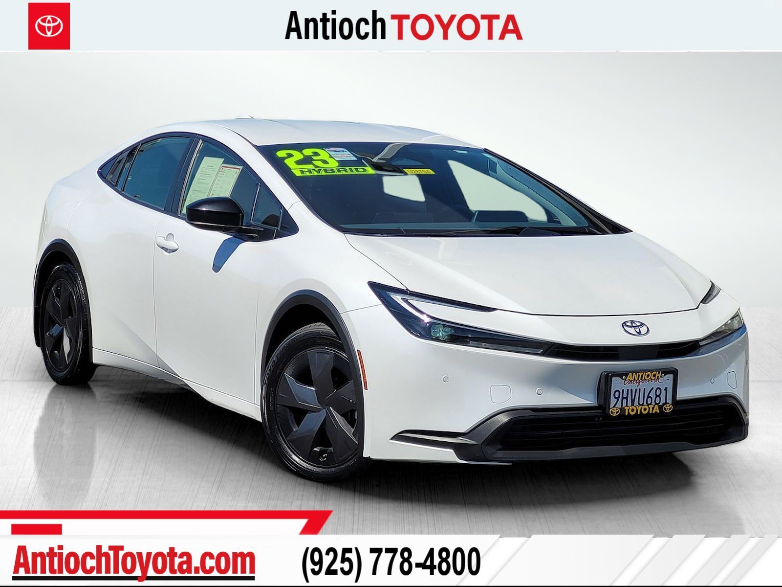 Used 2023 White Toyota  image 1