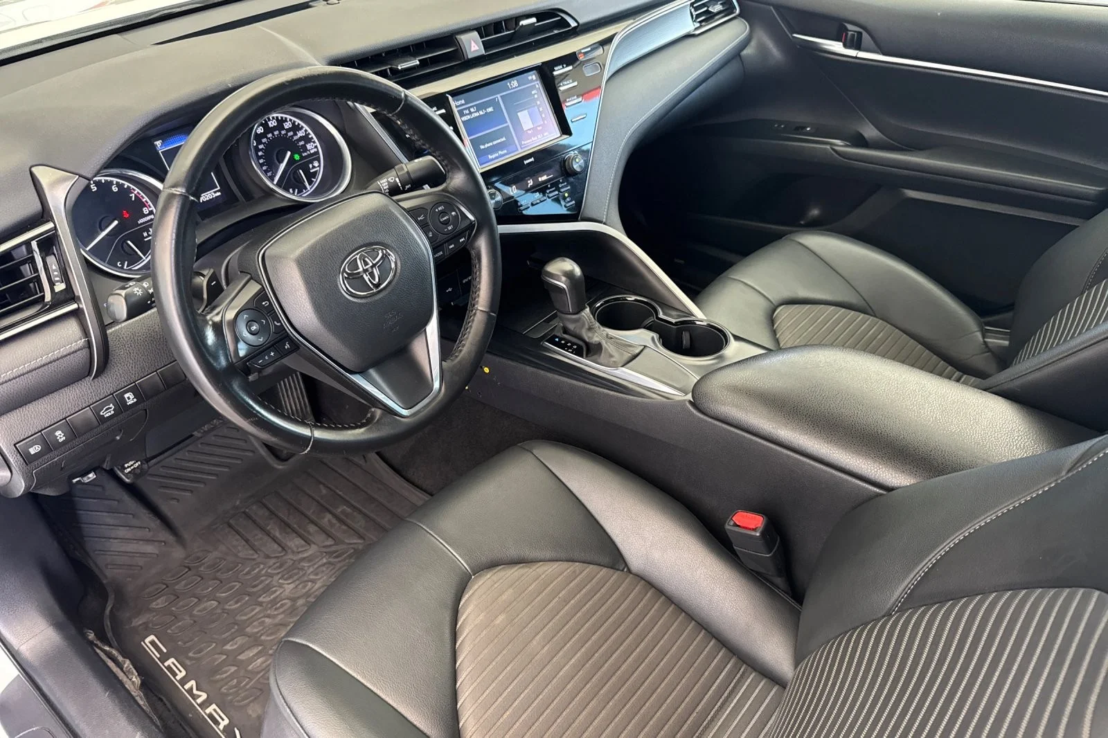 Certified Used 2020 Super White Toyota SE image 9