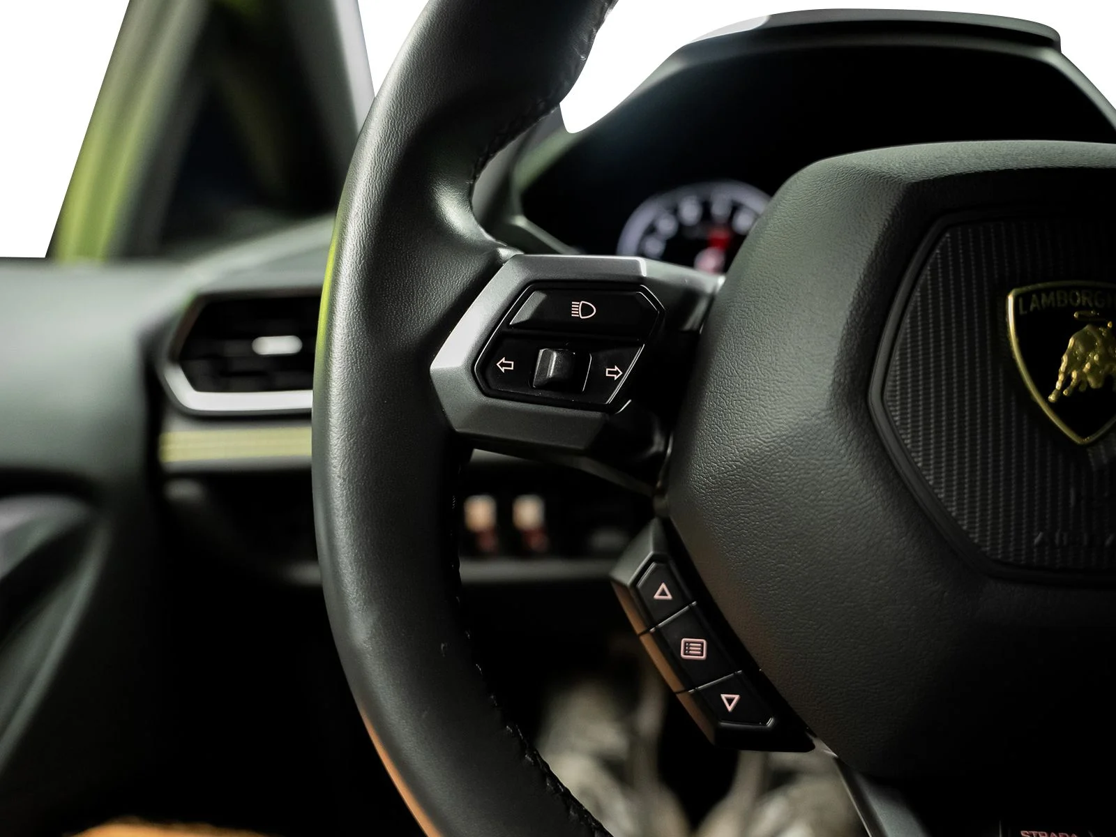 Used 2019 Beige Lamborghini LP580-2 image 35