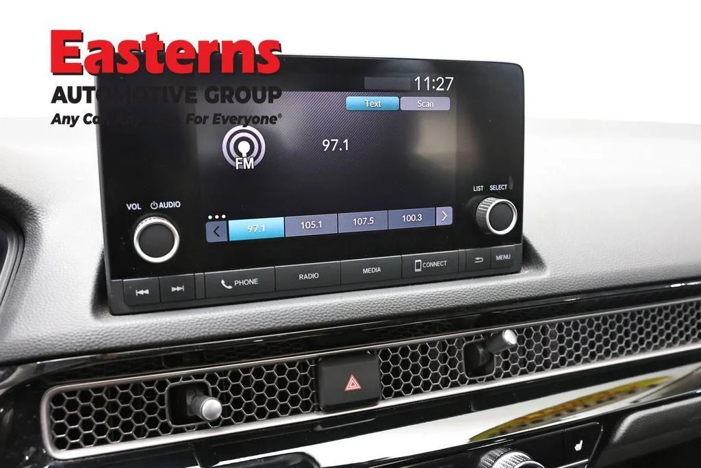 Used 2023 White Honda EX image 19