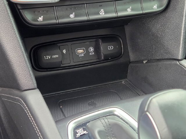 Used 2020 Black Hyundai Limited image 28