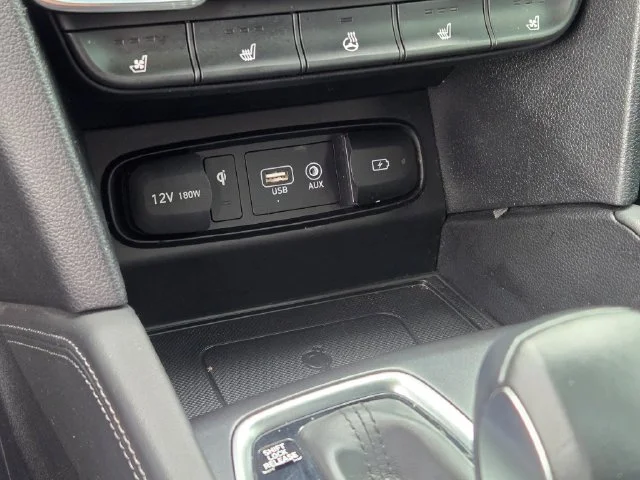 Used 2020 Black Hyundai Limited image 28