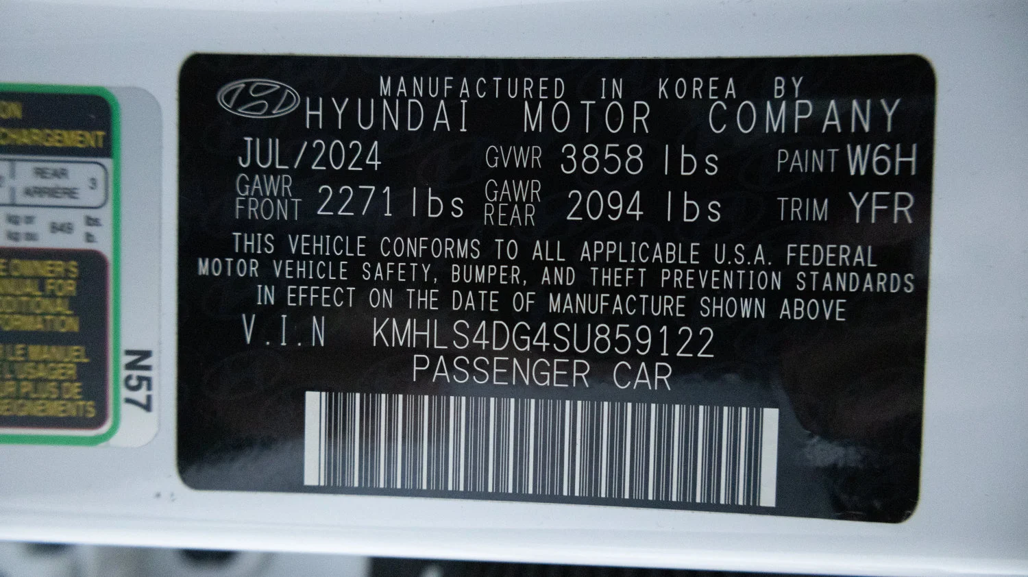 Used 2025 White Hyundai SEL Convenience image 25