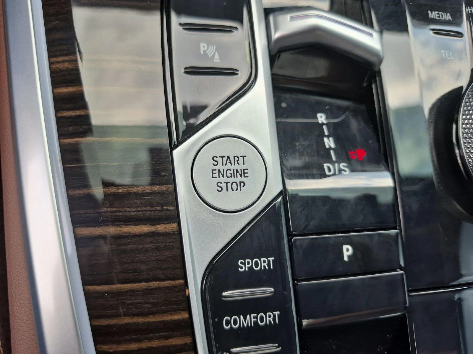Certified Used 2025 Skyscraper Grey Metallic BMW xDrive40i image 30
