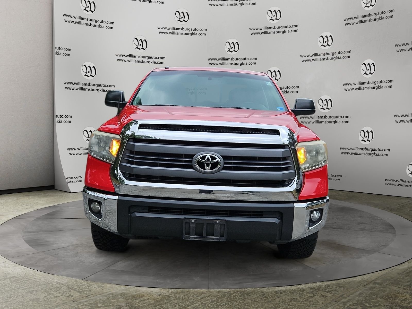 Used 2014 Red Toyota SR5 image 8