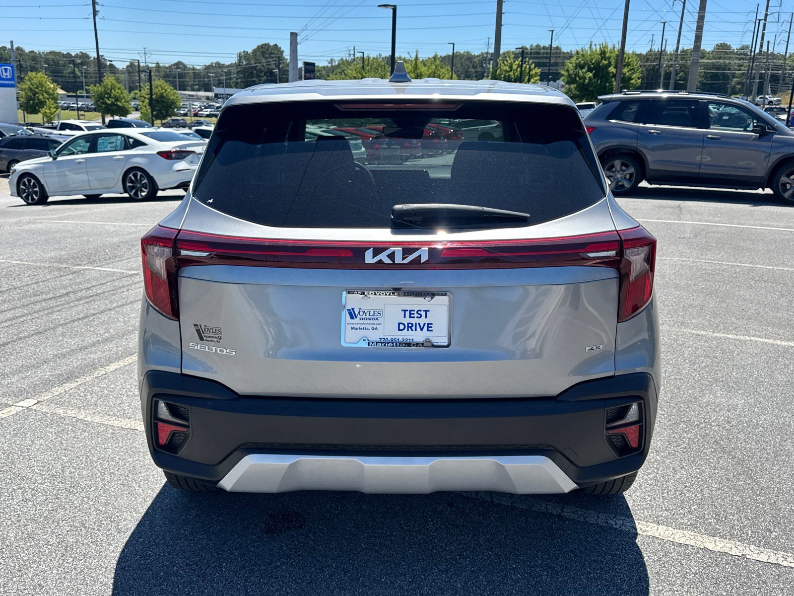 Used 2025 Steel Gray Kia LX image 6