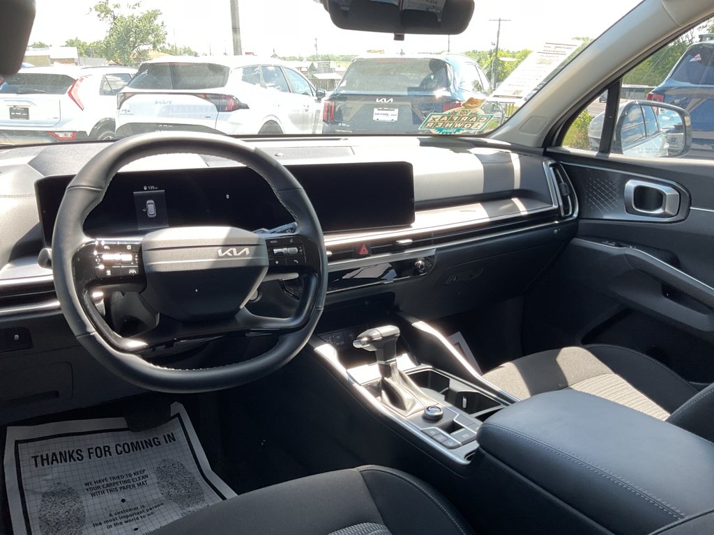 Used 2026 Ivory Silver Kia LX image 20