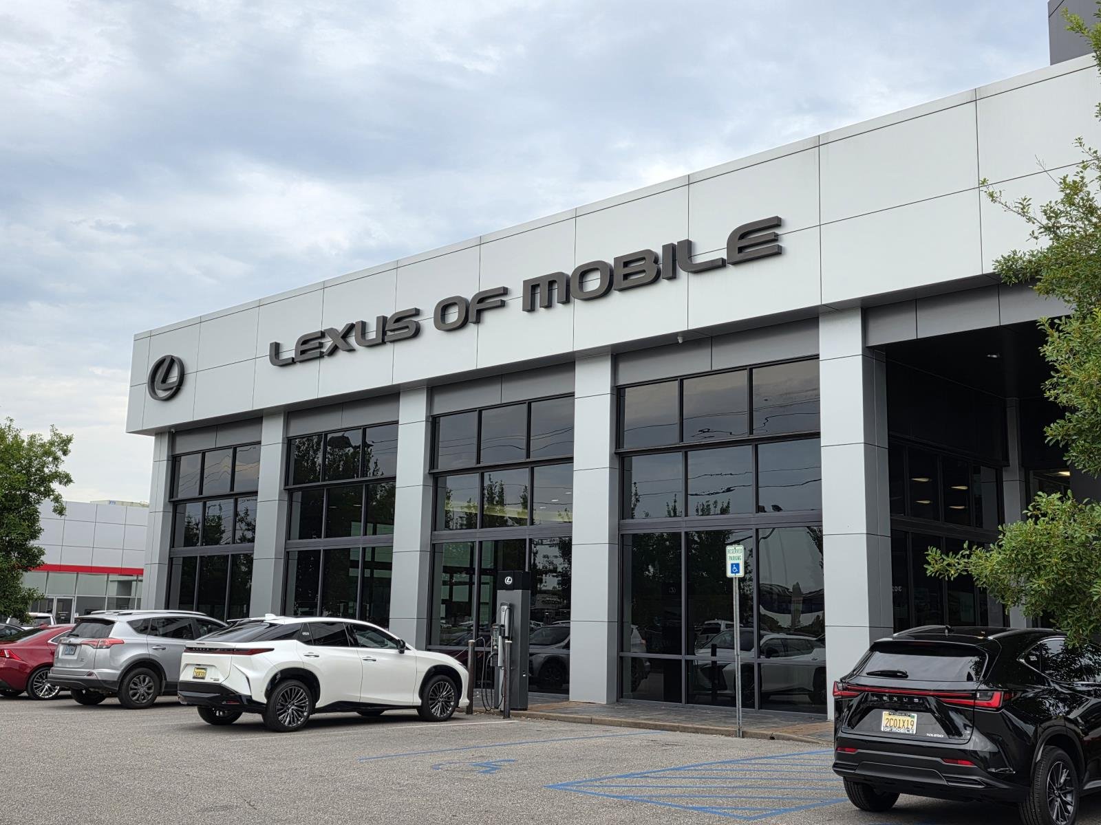 Used 2022 Iridium Lexus 350 F SPORT image 13