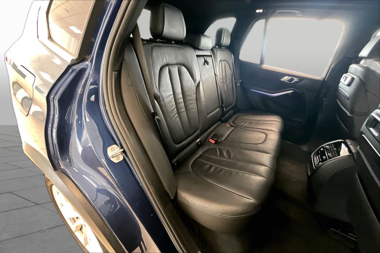 Used 2019 Phytonic Blue Metallic BMW xDrive40i image 20