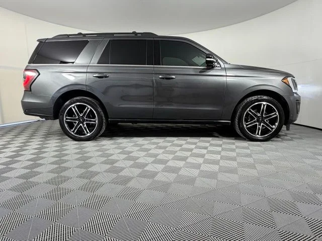 Used 2019 Gray Ford Limited image 8
