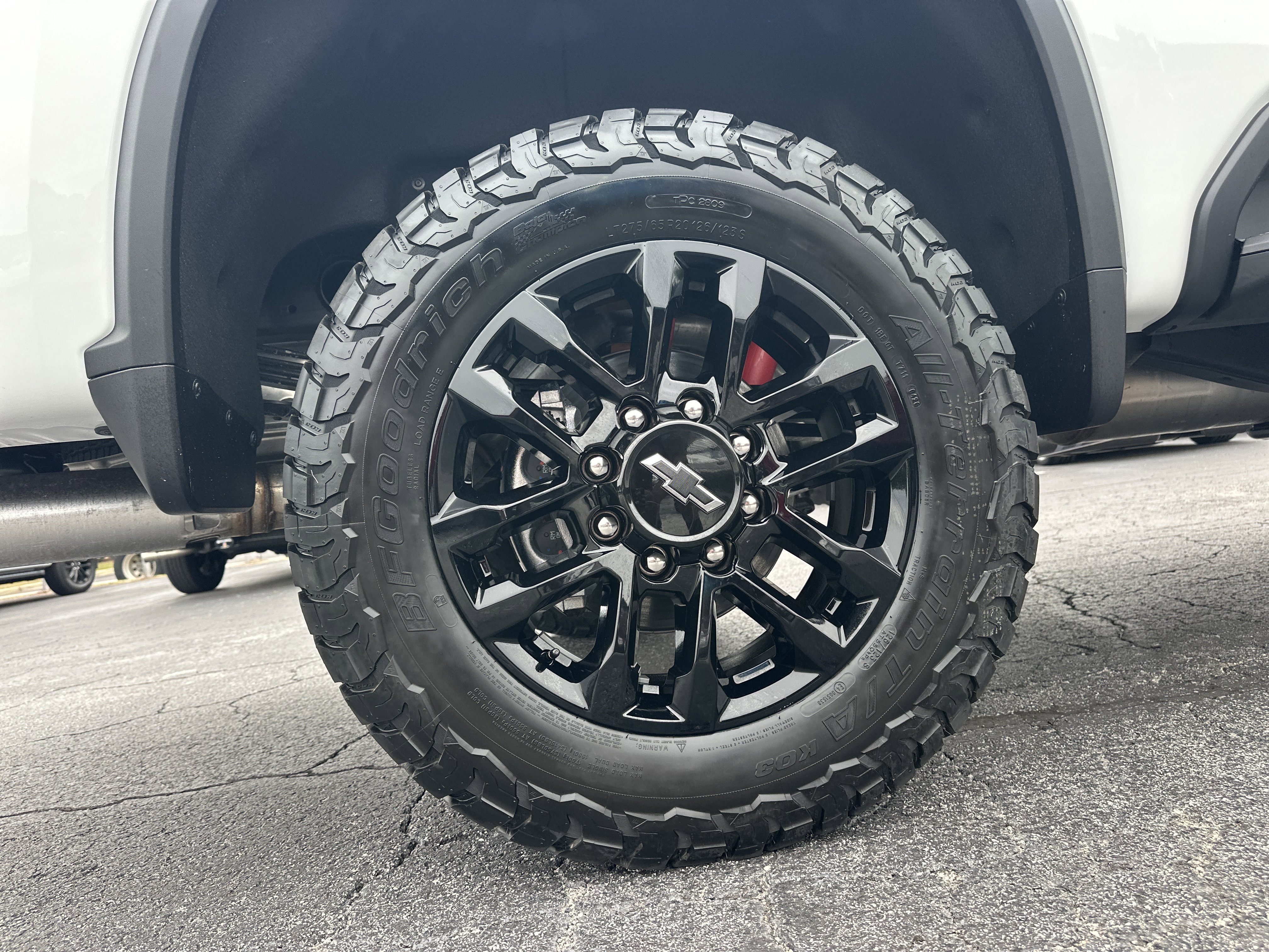 New 2026 Summit White Chevrolet LT image 18