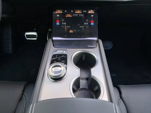2026 Cadillac VISTIQ Sport - Photo 16