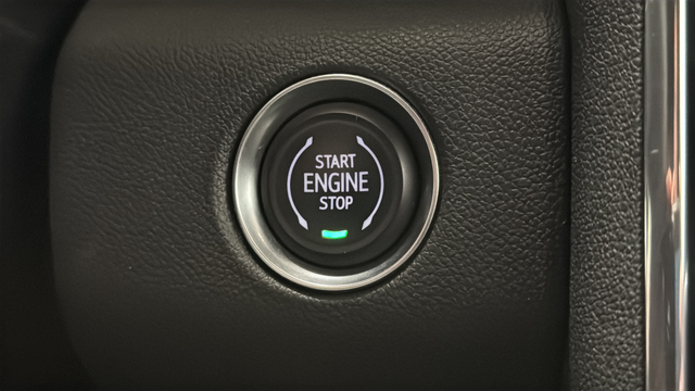 Used 2024 White Frost Tricoat GMC Denali image 22