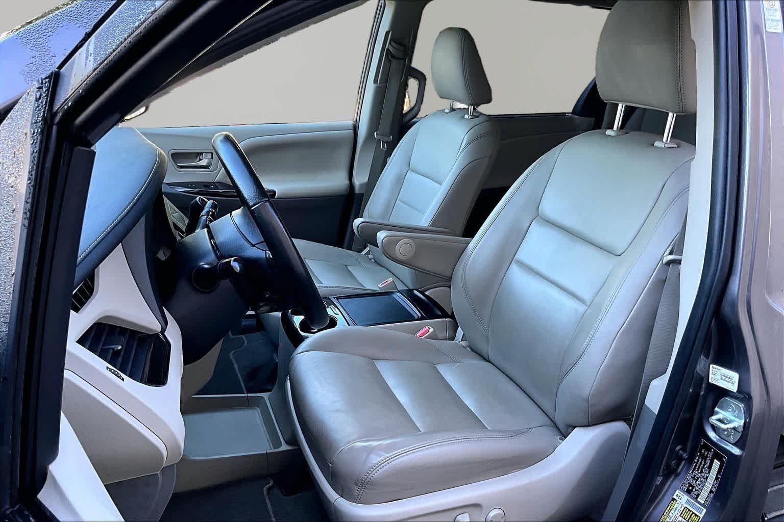 Used 2020 Predawn Gray Mica Toyota XLE image 8