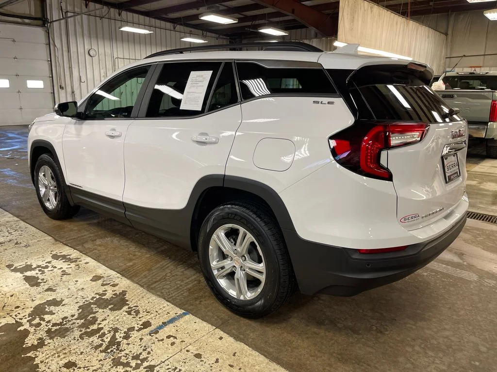 Used 2024 White GMC SLE image 3