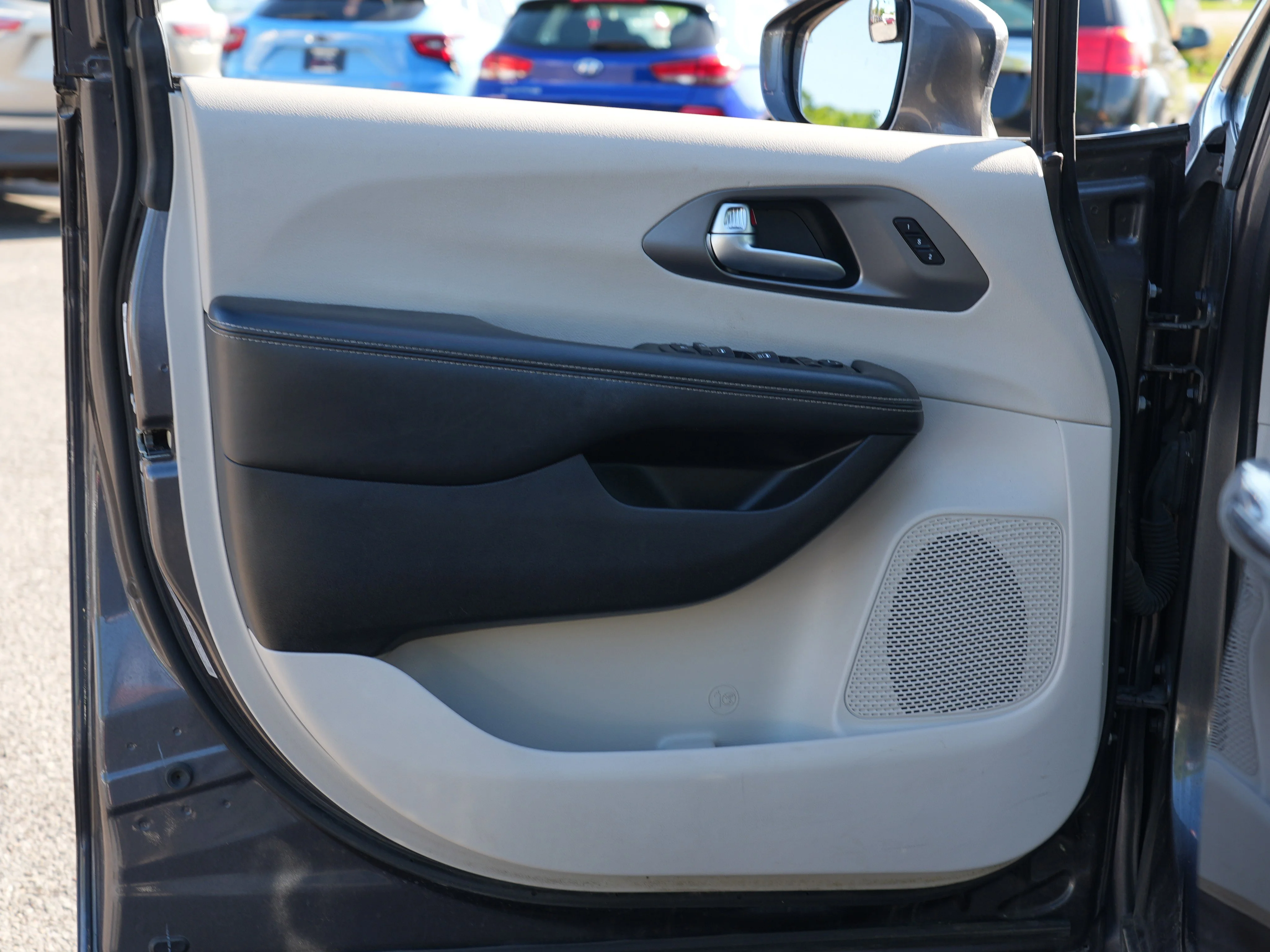 2022 Chrysler Pacifica Touring L - Photo 14