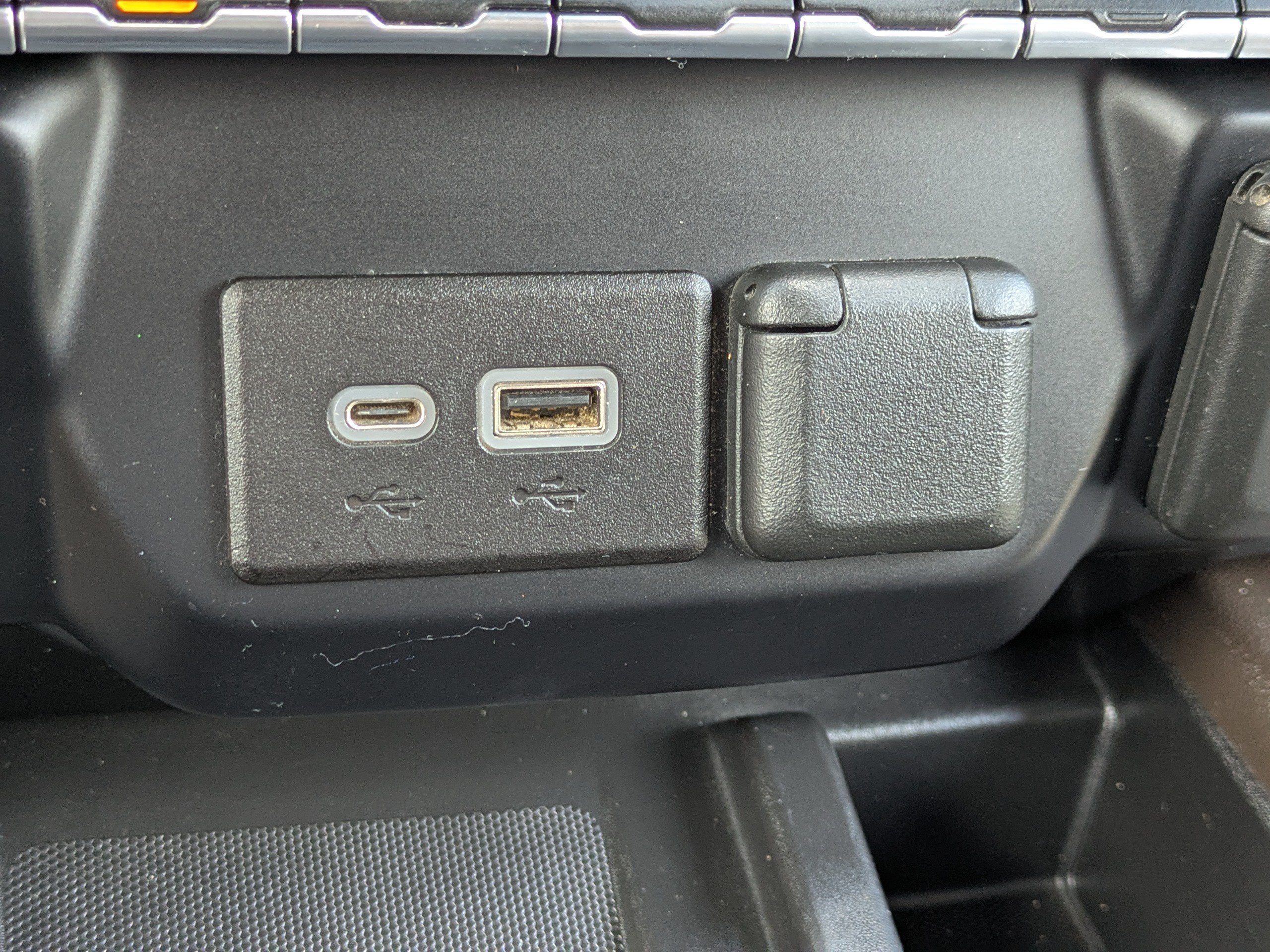 Used 2021 Summit White Chevrolet LTZ image 32