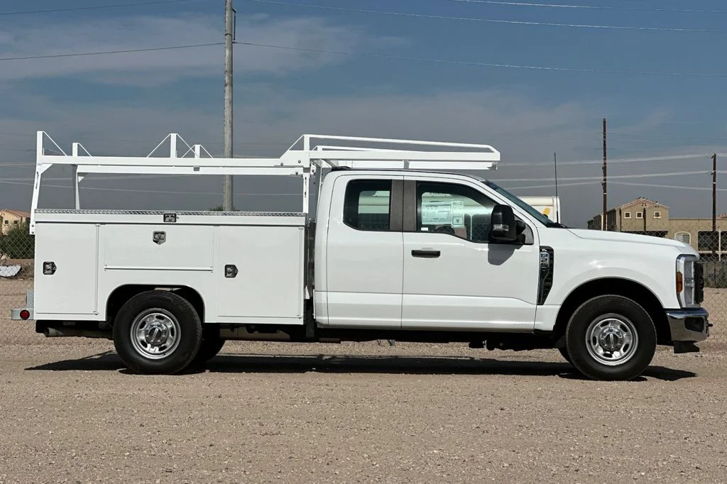 New 2025 White Ford XL image 3