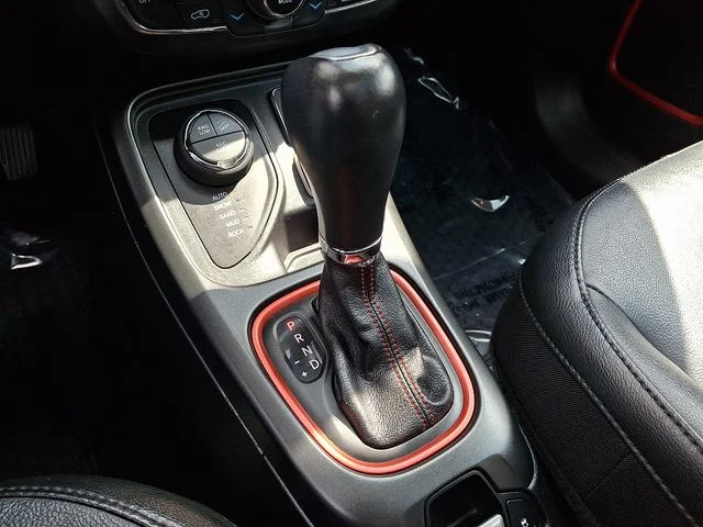 Used 2020 White Jeep Trailhawk image 15