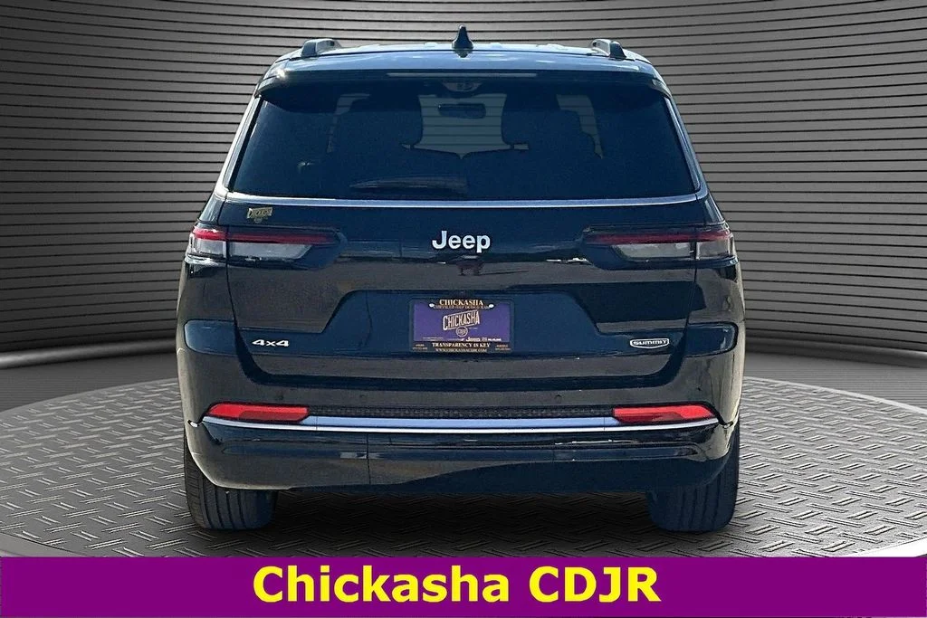 New 2026 Diamond Black Crystal Pearl-Coat Exterior Paint Jeep Summit image 4