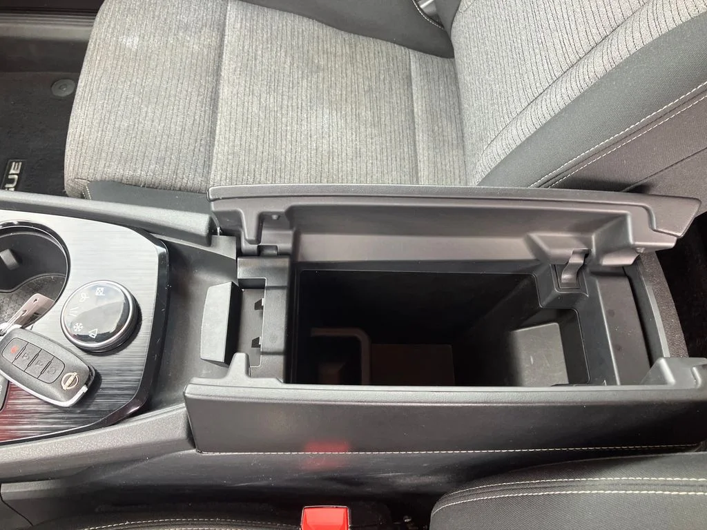 2023 Nissan Rogue SV - Photo 28