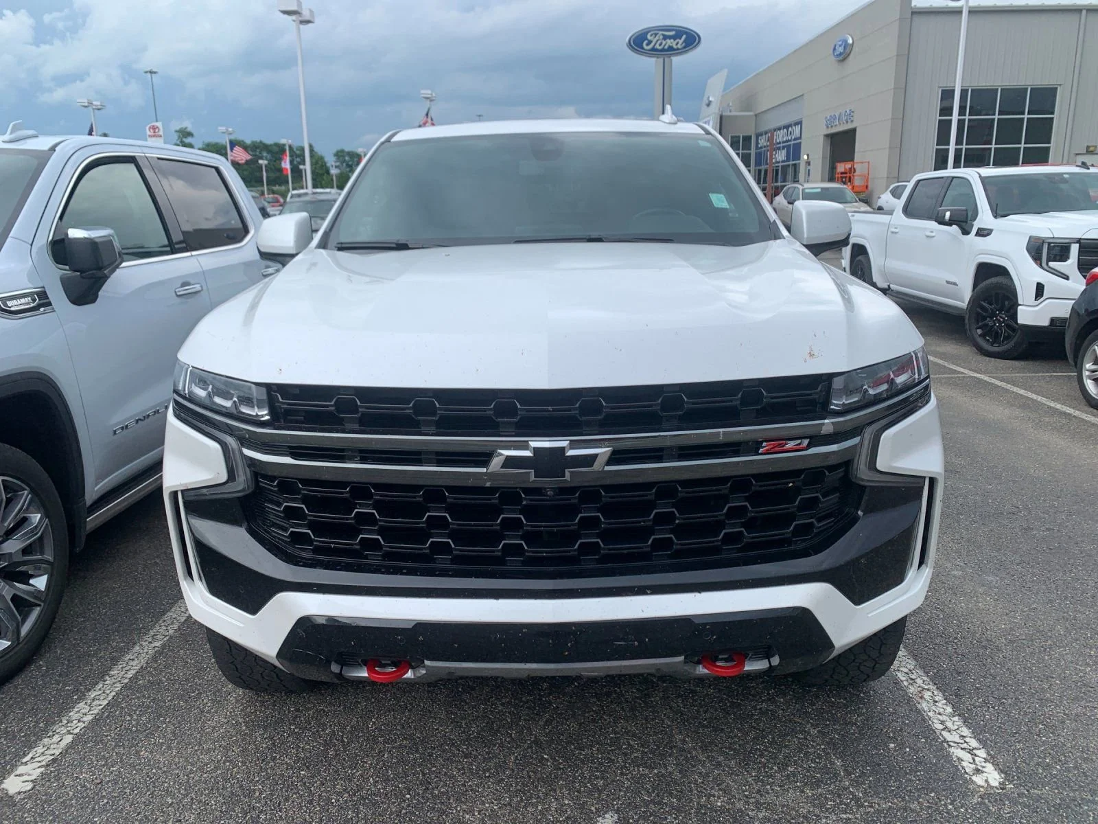 Used 2022 Iridescent Pearl Tricoat Chevrolet Z71 image 6