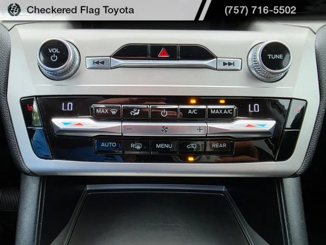 Used 2021 Rapid Red Metallic Tinted Clearcoat Ford XLT image 32