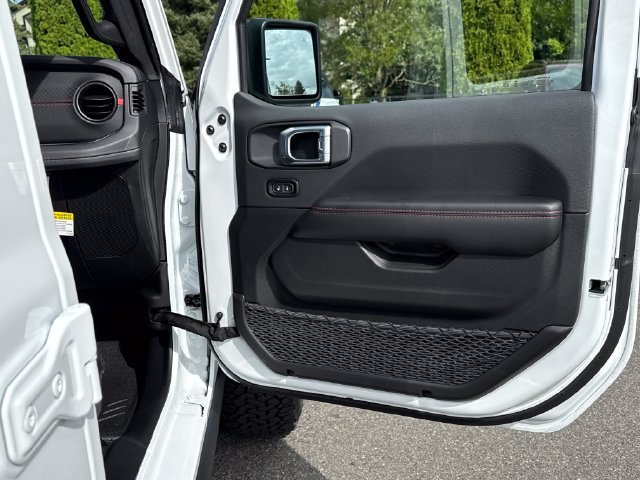 New 2026 Bright White Clear-Coat Exterior Paint Jeep Moab 392 image 26