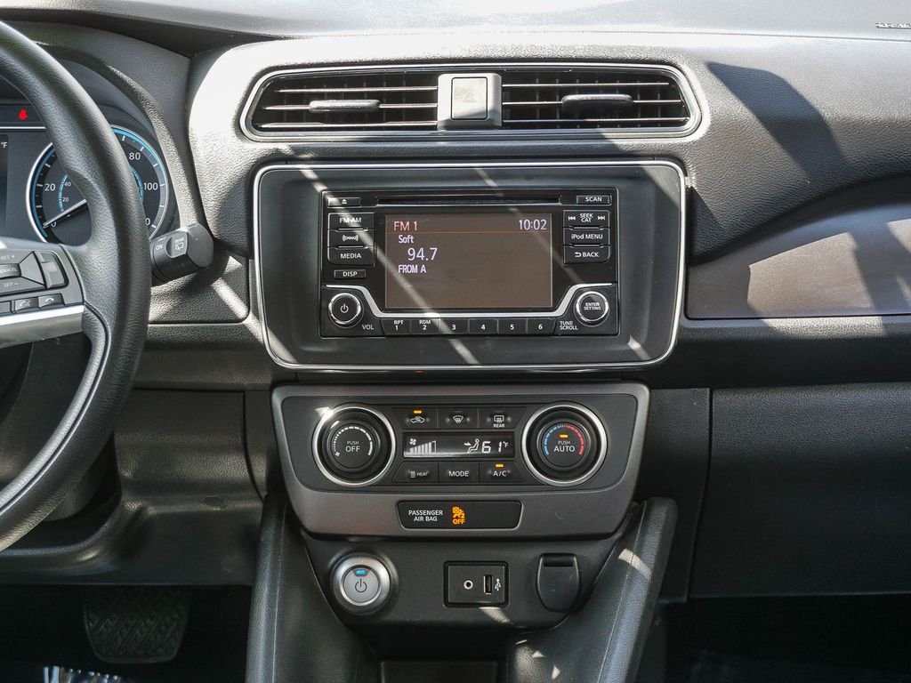 Used 2018 Silver Nissan S image 15