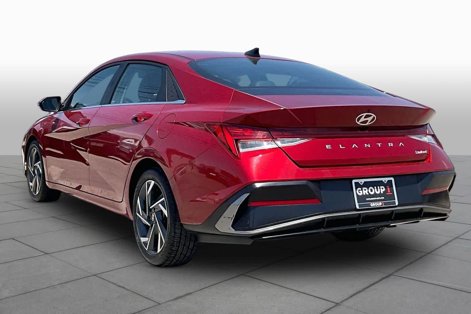 Used 2025 Ultimate Red Hyundai Limited image 11