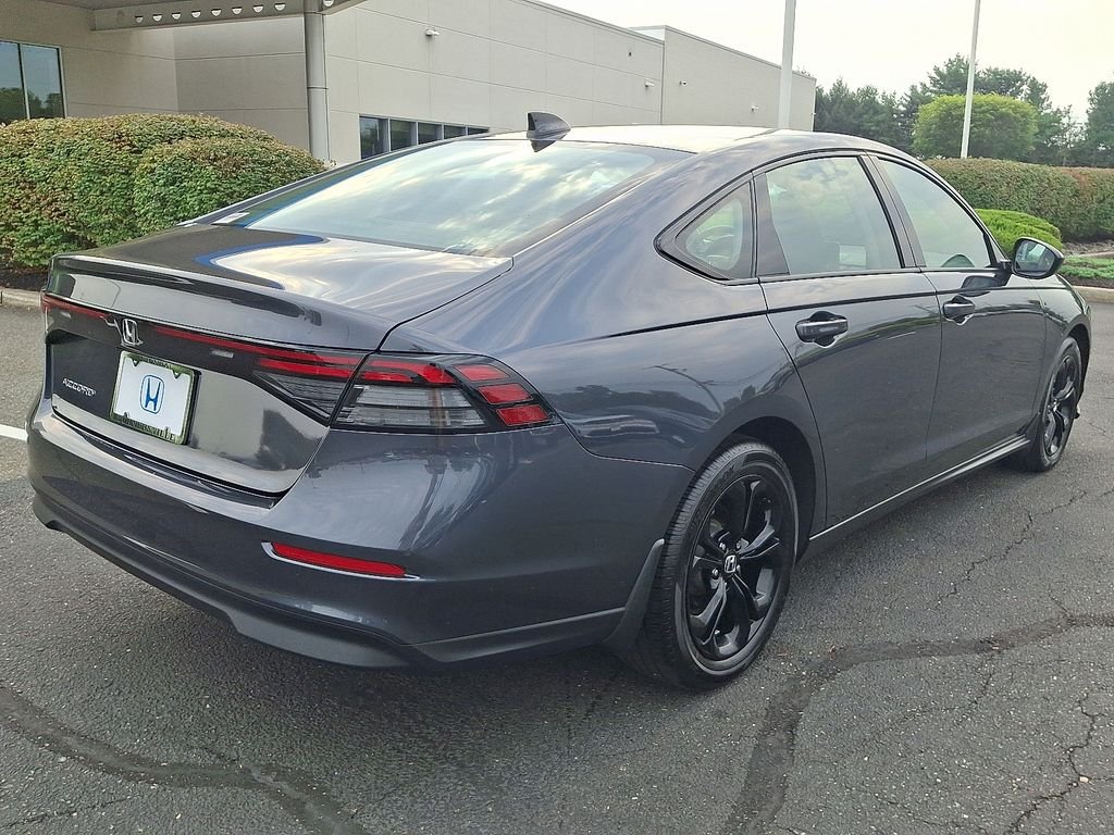 2025 Honda Accord SE - Photo 6