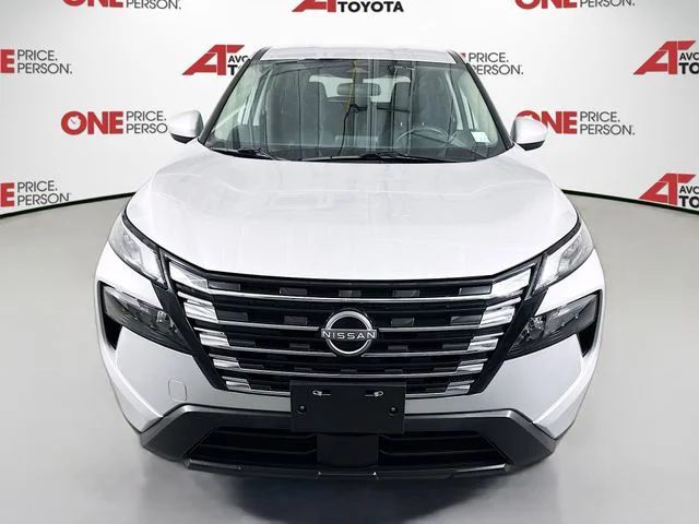 Used 2025 Silver Nissan SV image 2