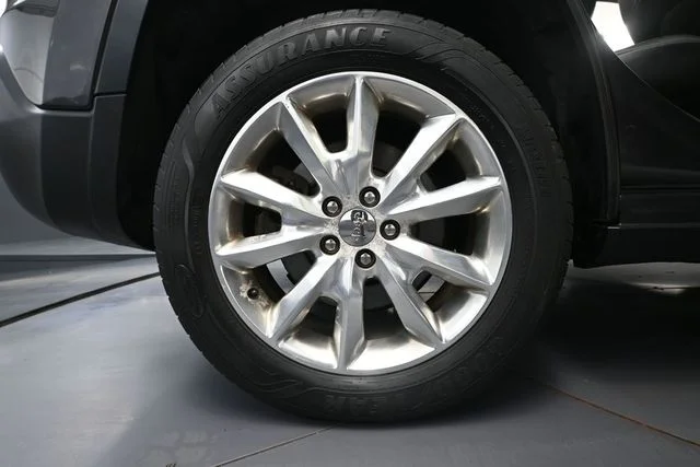 Used 2015 Gray Jeep Limited image 16