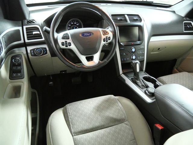 Used 2015 White Ford XLT image 4