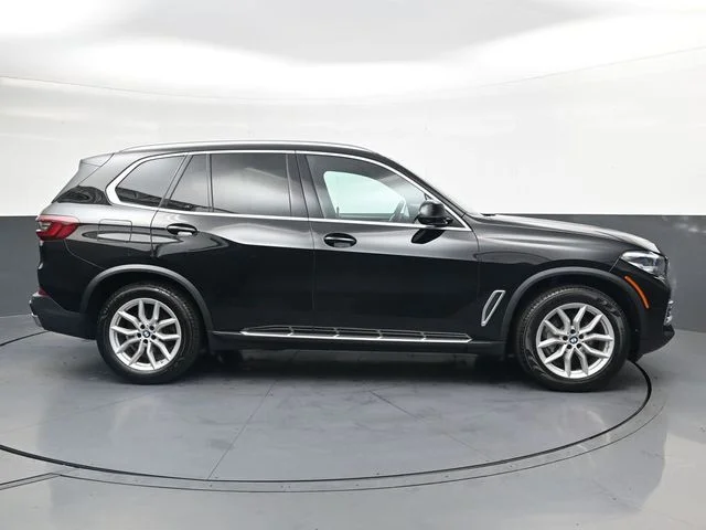 Used 2023 Black BMW xDrive40i image 3