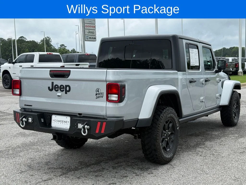 Used 2022 Silver Jeep Sport image 28