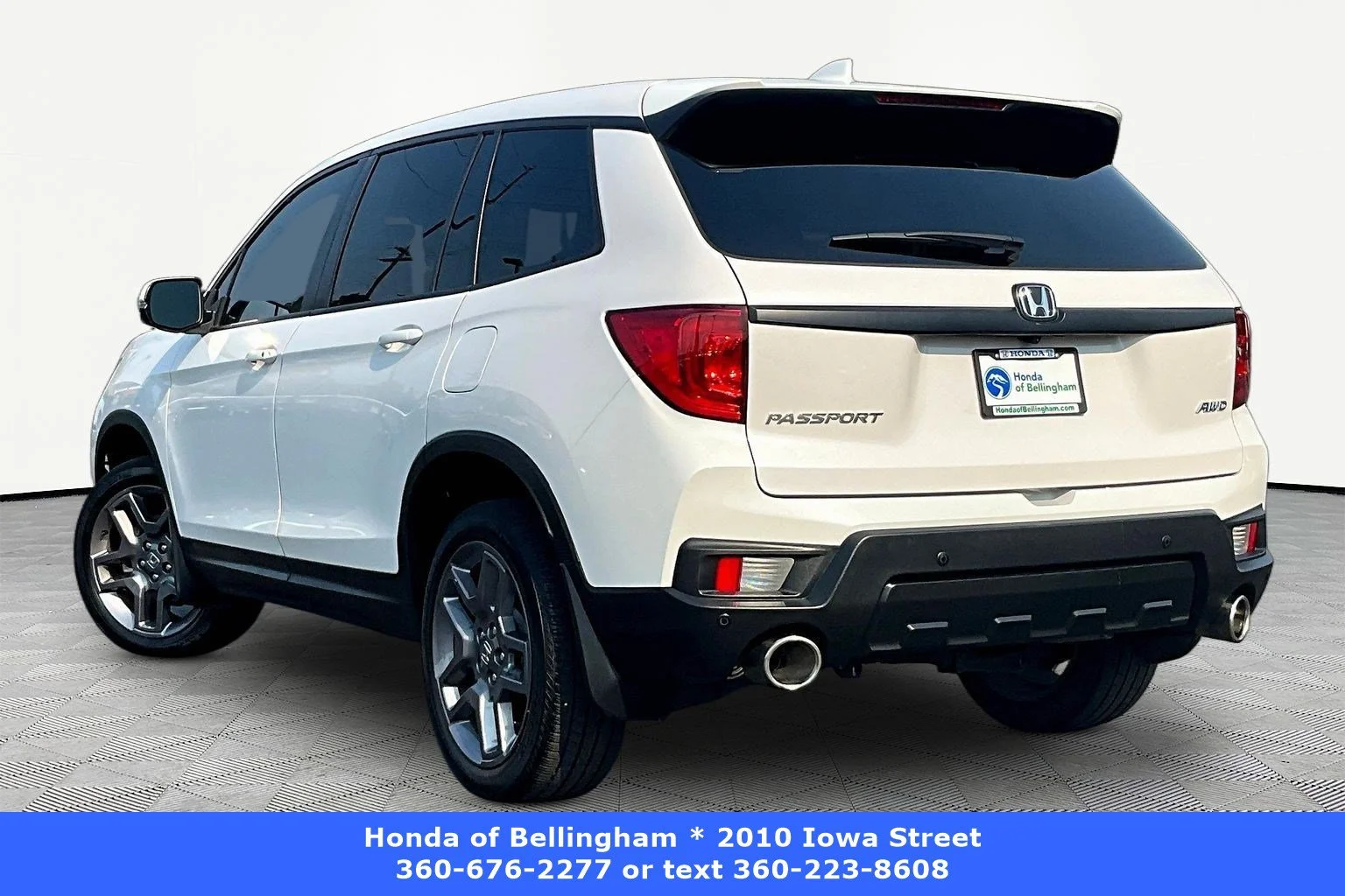 Used 2023 Platinum White Pearl Honda EX-L image 4