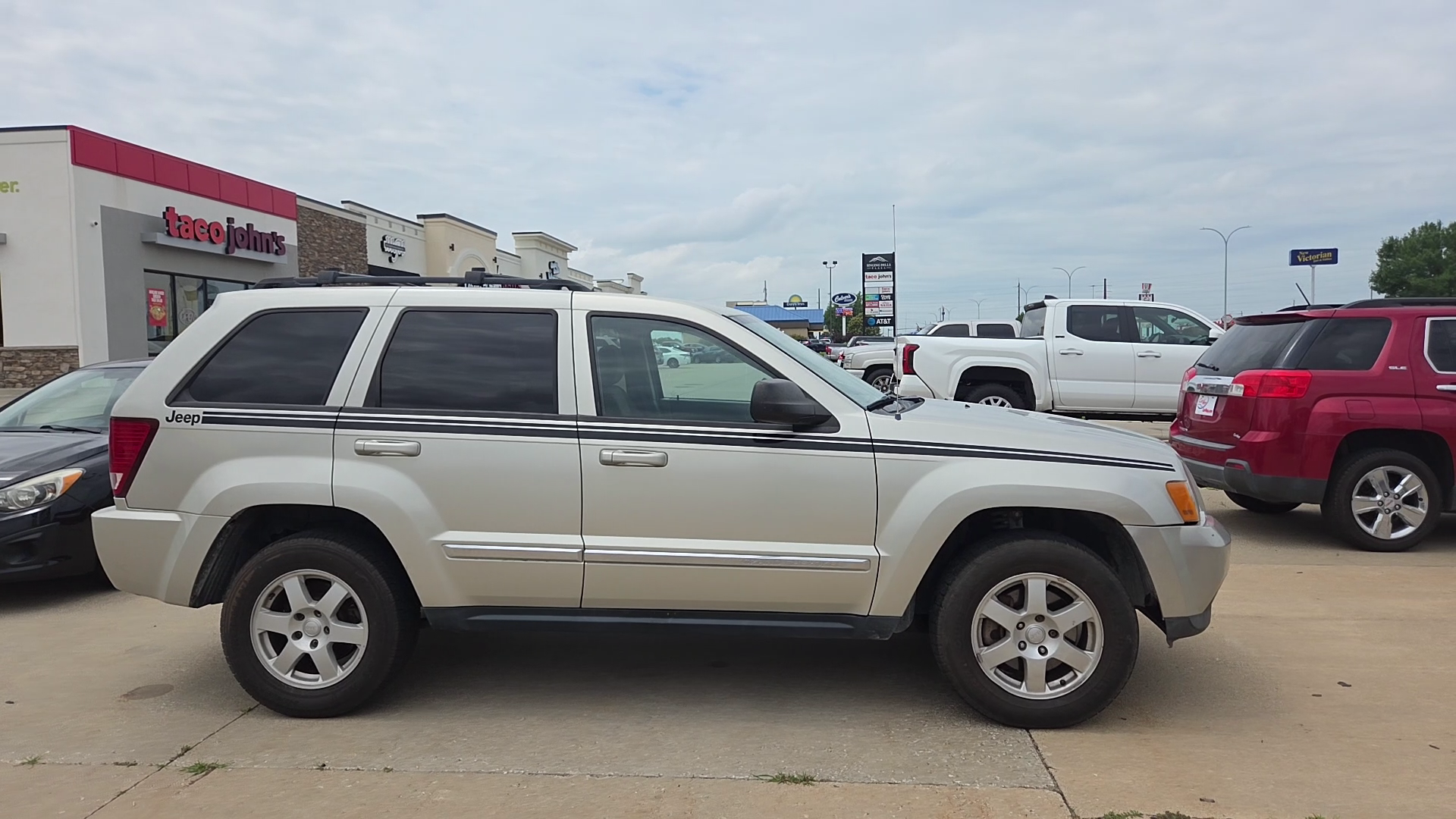 2010 Jeep Grand Cherokee Laredo - Photo 4