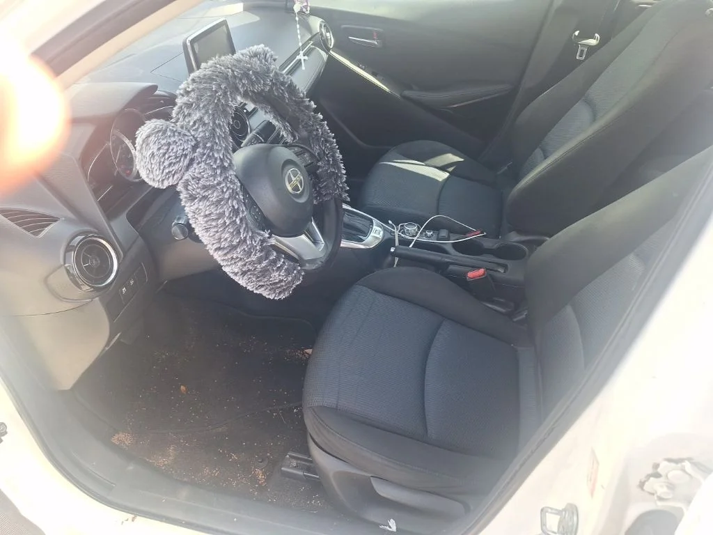 Used 2016  Scion Base image 4