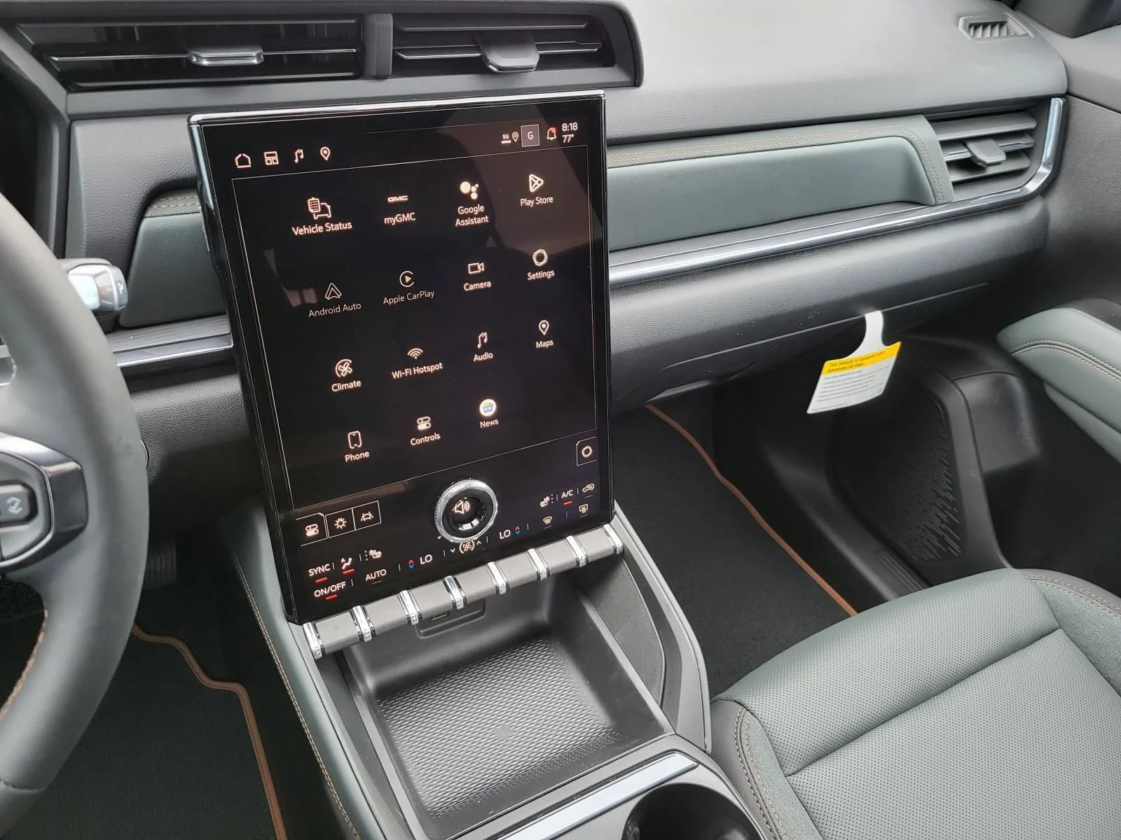 2026 GMC Terrain AT4 - Photo 8